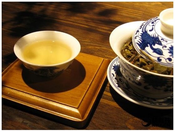 破謠言隔夜茶有毒